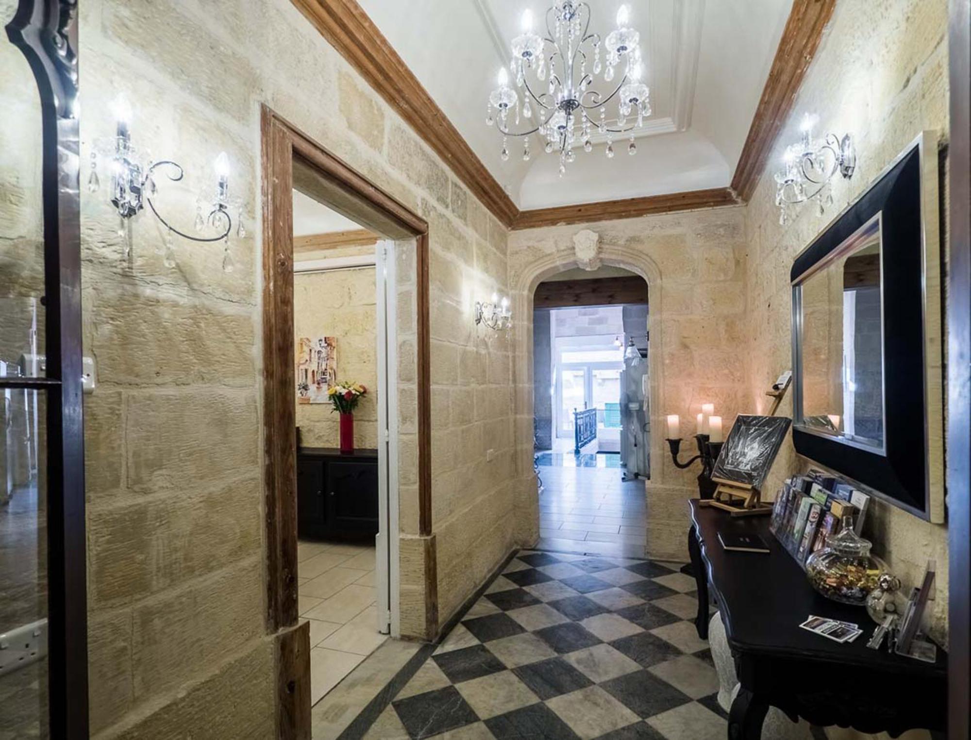 Julesy'S Bnb Cospicua Exterior foto